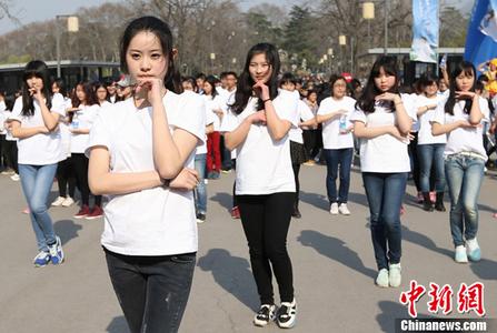 女排联赛-江苏力压上海夺半程冠军 李盈莹揽2最佳